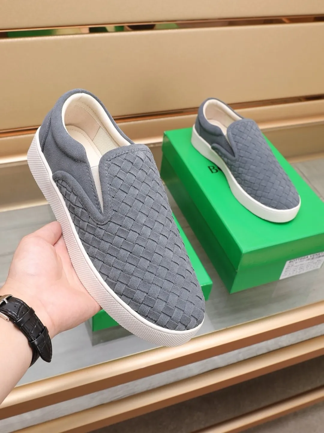 Men's men's shoes 💰Men's shoes 💰440💰🔥[BV] series of top purchasing agents 🔍Imported first-layer cowhide woven surface, cowhide foot pads lining environmentally friendly ♻️Does not fade, 💪Sole: Rubber combination original factory special original outsole ⚠Original and single goods 🔍🔍You can come in and out at will, welcome to compare ⚠Number of sizes: 38-44